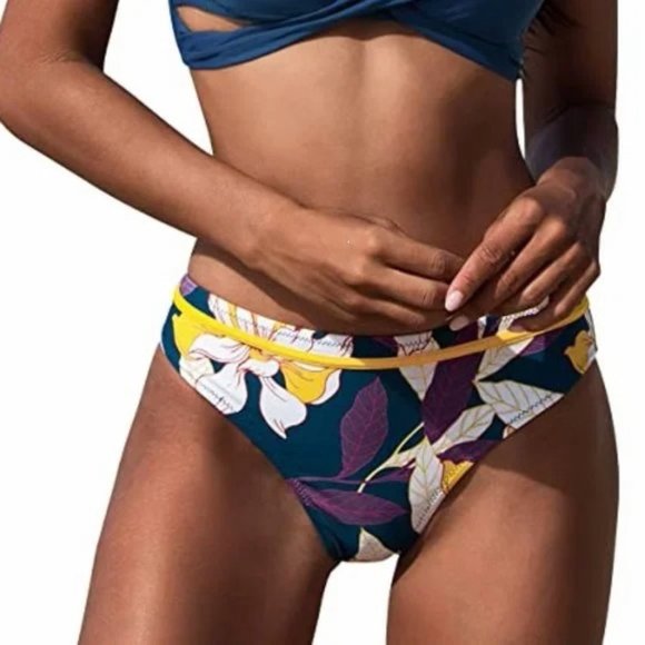 AQUA BLUE CUT-OUT TWIST FRONT BIKINI TOP  SIZE SMALL NWOT - Picture 3 of 11